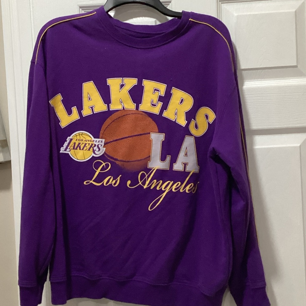 NBA Purple Graphic Sweatshirt